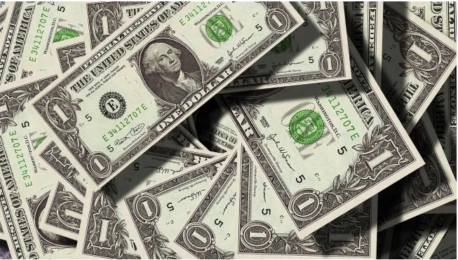 El dólar CCL redobla la apuesta, llega a los $930, y el MEP salta $30   